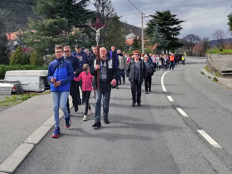 10. Grobnički križni put u znaku molitve i zajedništva