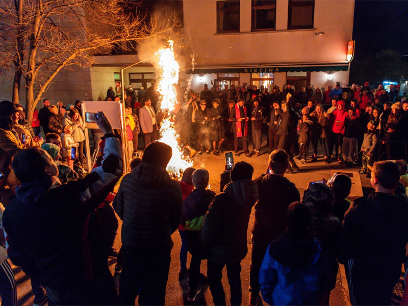 Ode pustić: Završilo maškarano doba u našem Jelenju