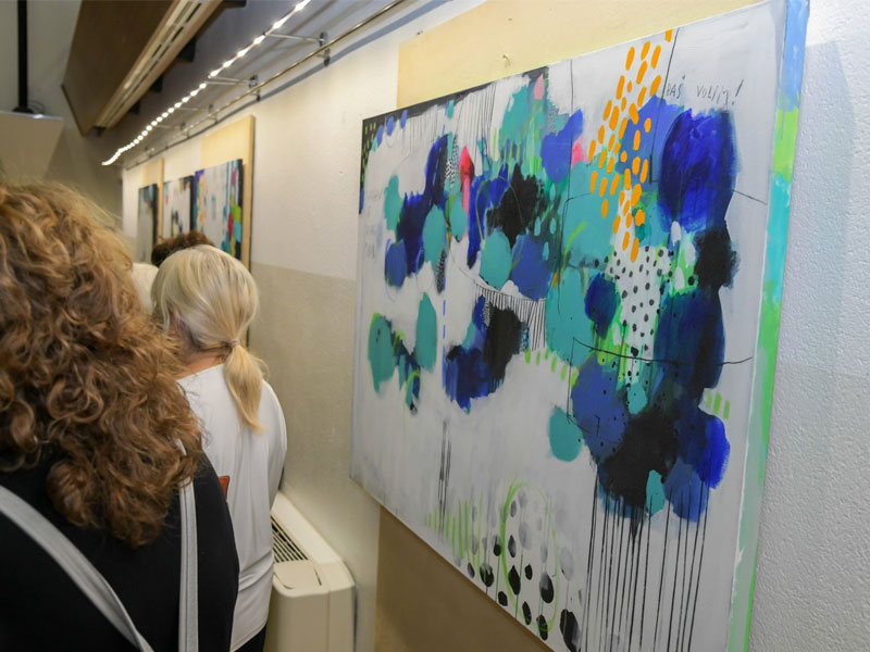 Mirna Šišul slikarskom izložbom u Dražicama dala posebnu draž ovogodišnjoj Mihoji
