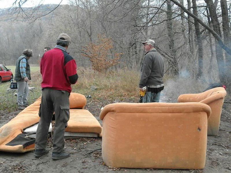 Radna akcija čišćenja okoliša uz Rječinu