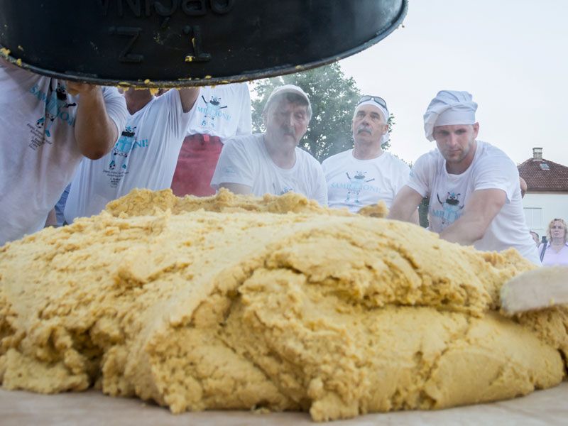 Palenta od 500 kg: U Čavlima održan 11. festval palente i sira