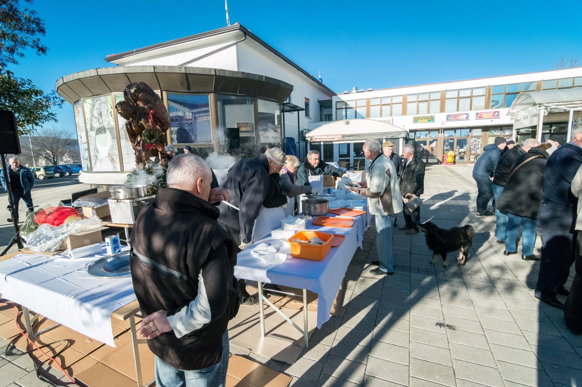 24.12.2017. - Vilina Božja na Trgu mlikarice u Dražicama