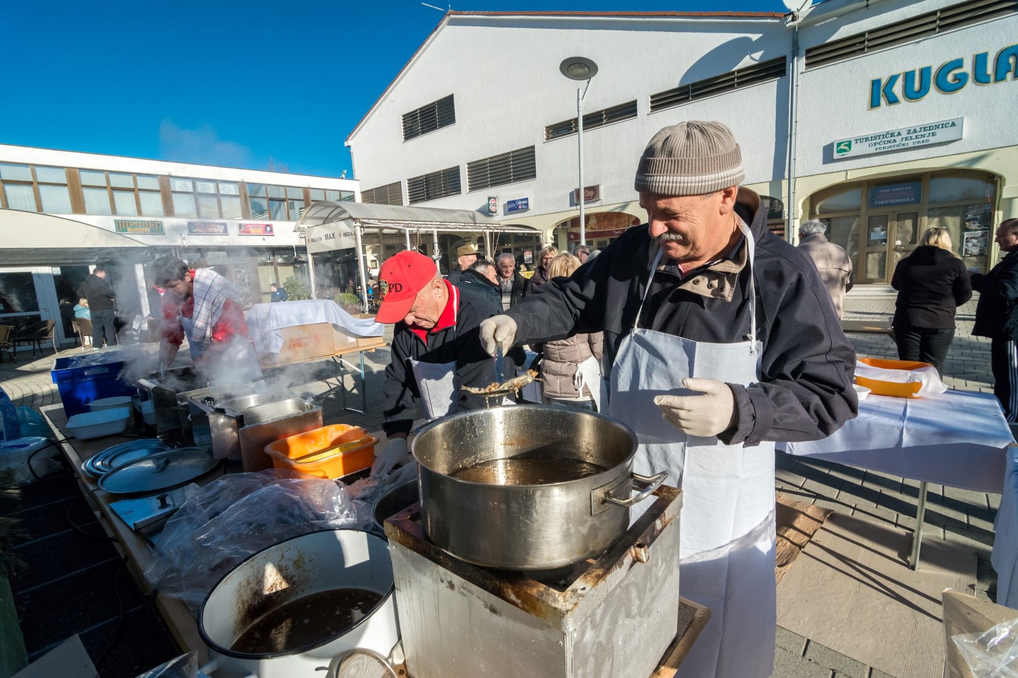 24.12.2017. - Vilina Božja na Trgu mlikarice u Dražicama
