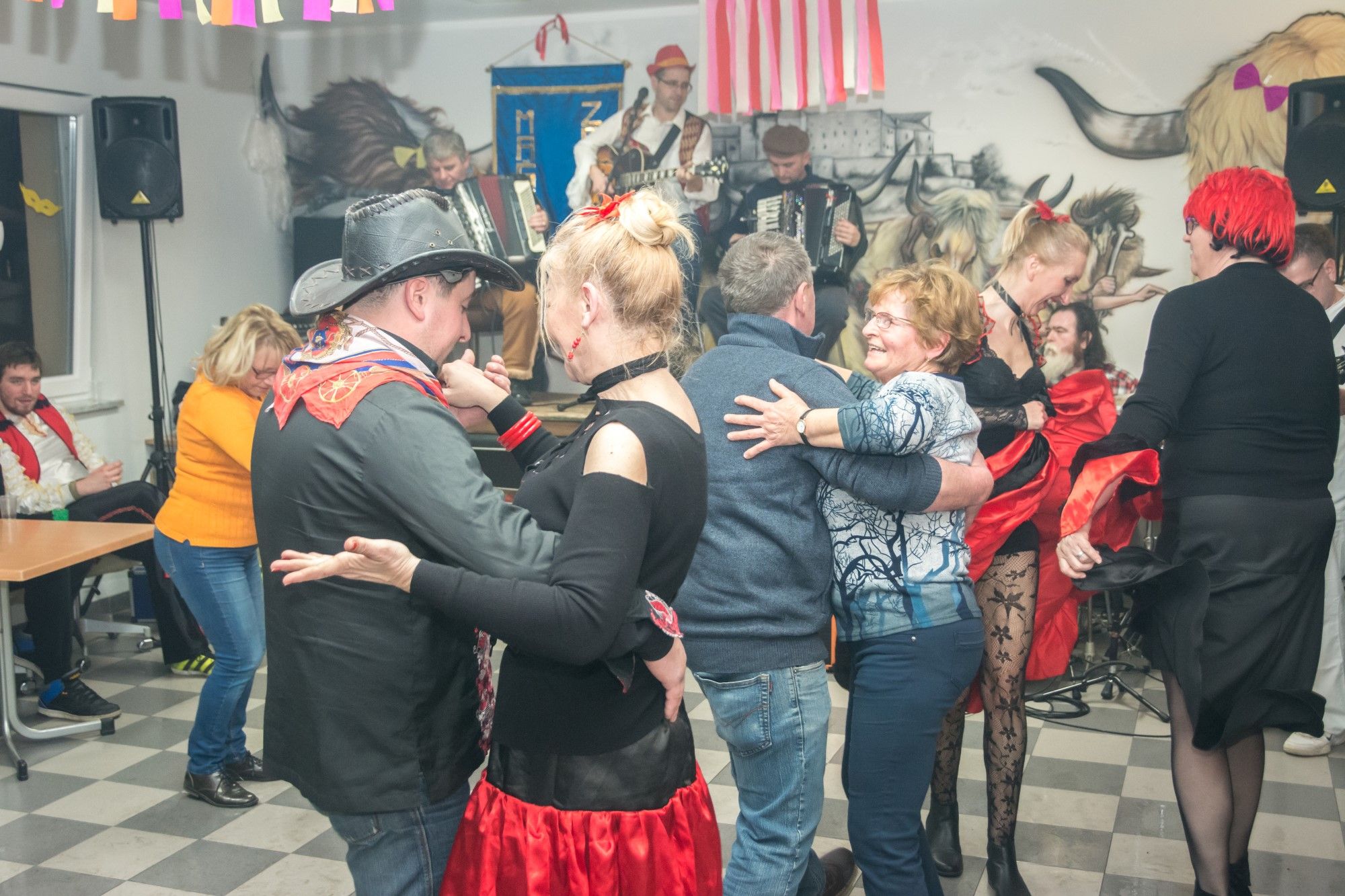 13.02.2018. -Maškarana fešta po starinski u Zoretićima