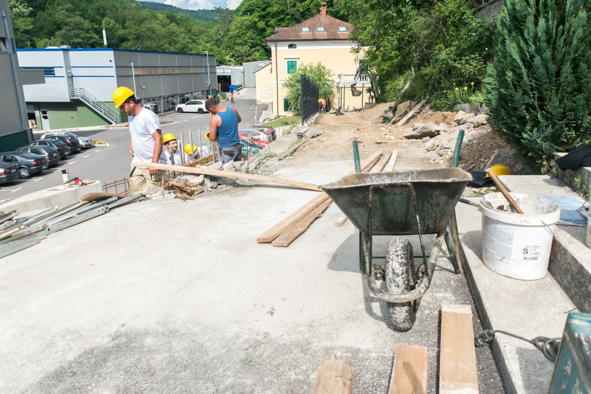 Radovi u tijeku: Proširenje ceste u Lukežima