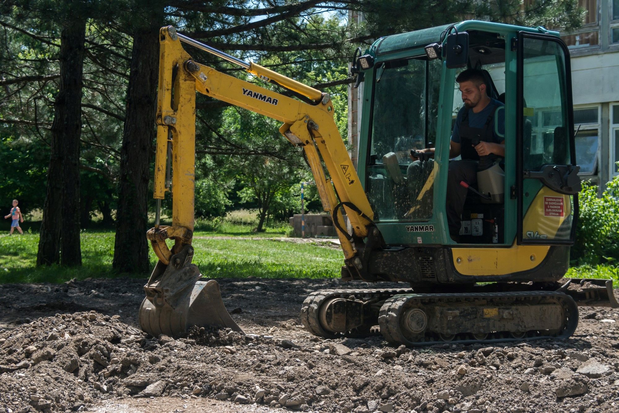 30.05.2018. - Asfaltiranje kod Osnove škole Jelenje-Dražice u Jelenju
