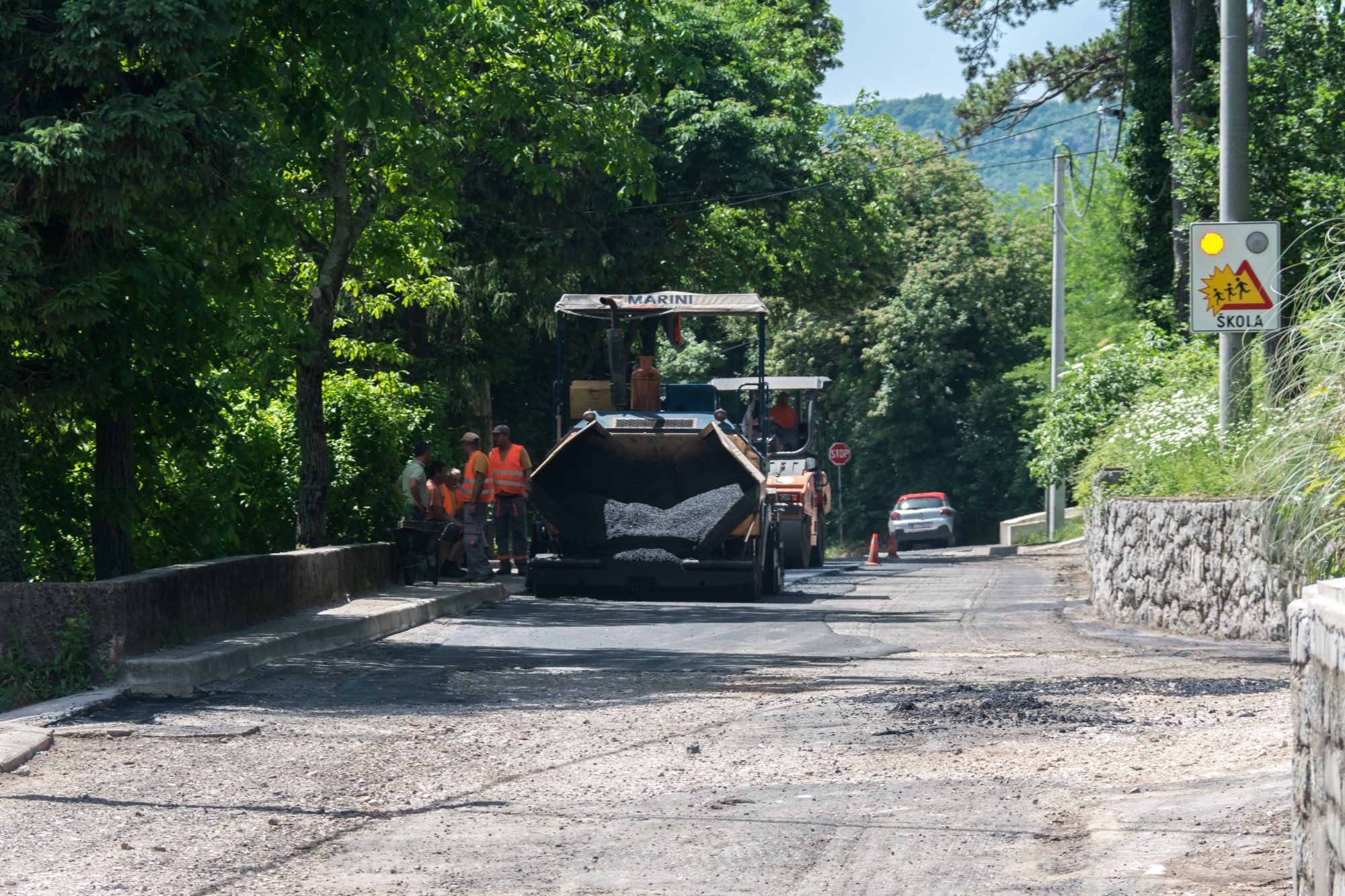 30.05.2018. - Asfaltiranje kod Osnove škole Jelenje-Dražice u Jelenju