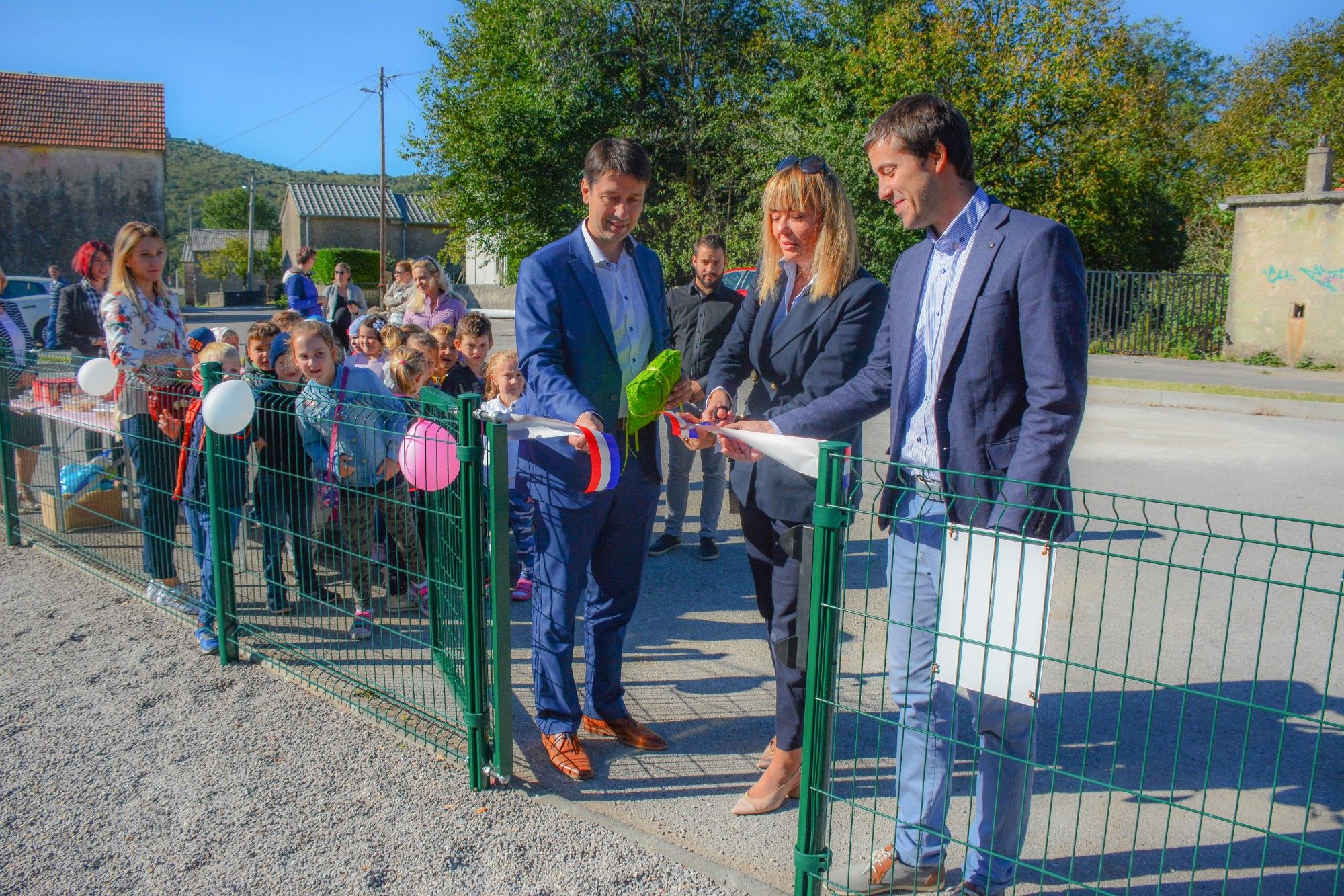 26.09.2018. - Obnovljeno dječje igralište u Velim Dražicama