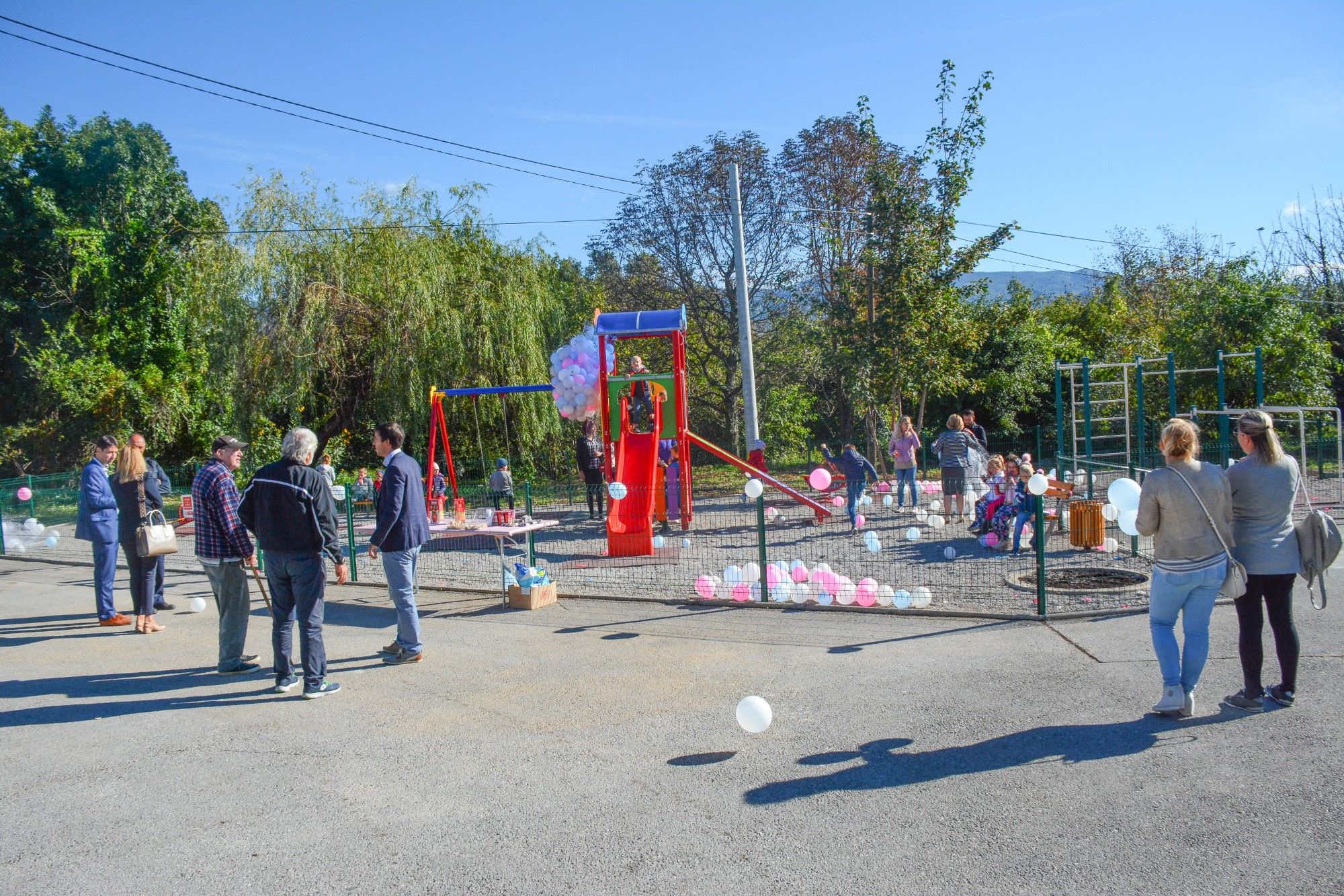 26.09.2018. - Obnovljeno dječje igralište u Velim Dražicama