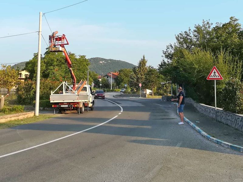 Iz tame u svjetlo: LED lampama pokriven ulaz u Općinu Jelenje i dobar dio centra Dražica